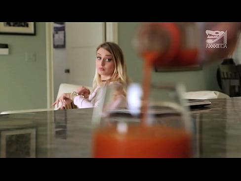 ❤️ Garota gostosa com mamas grandes e cona apertada recebe pica de perdedor, mas muito dura ❤️❌ Sexo superior em nós ❌