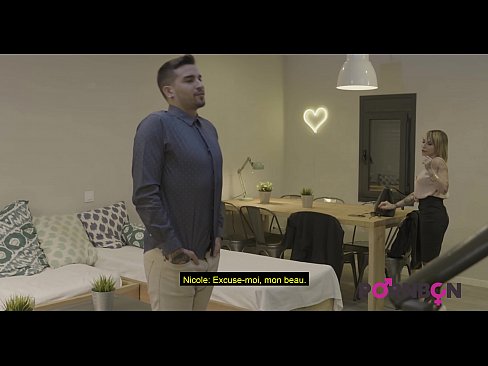 ❤️ PORNBCN 4K Uma mulher madura com mamas grandes quer ser um gigolô jovem fodido anal com um grande amortismo de broche de pinto duro estilo cão de foder, lambendo o orgasmo do cachorro legenda francesa ❤️❌ Sexo superior em nós ❌